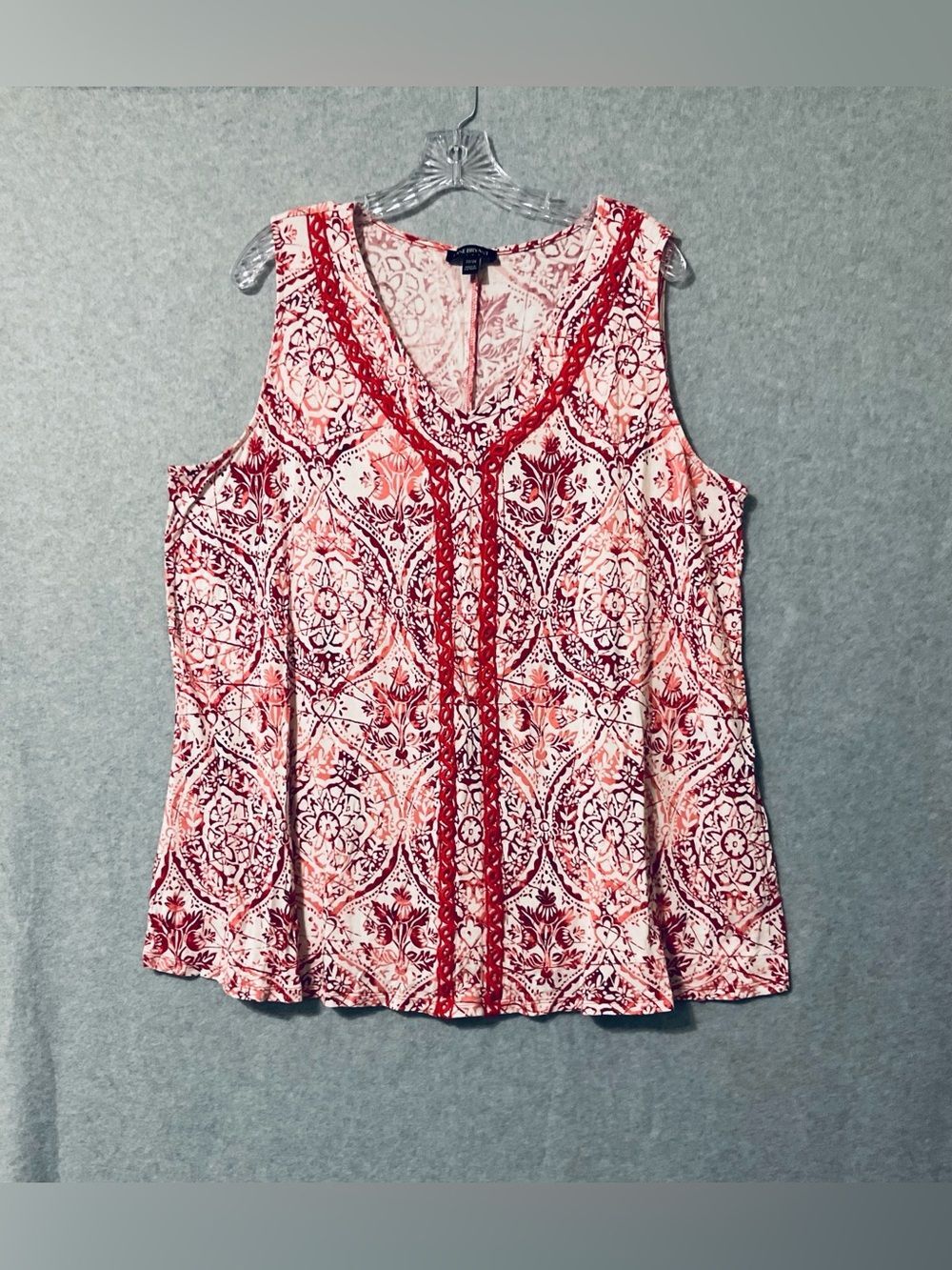 LAne Bryant  Red and White Patterned V-Neck Sleeveless Top SZ 22/24